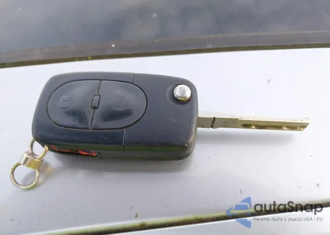 2000 Audi A4 1.8 T from USA, damaged, VIN WAUDC68D8YA088513